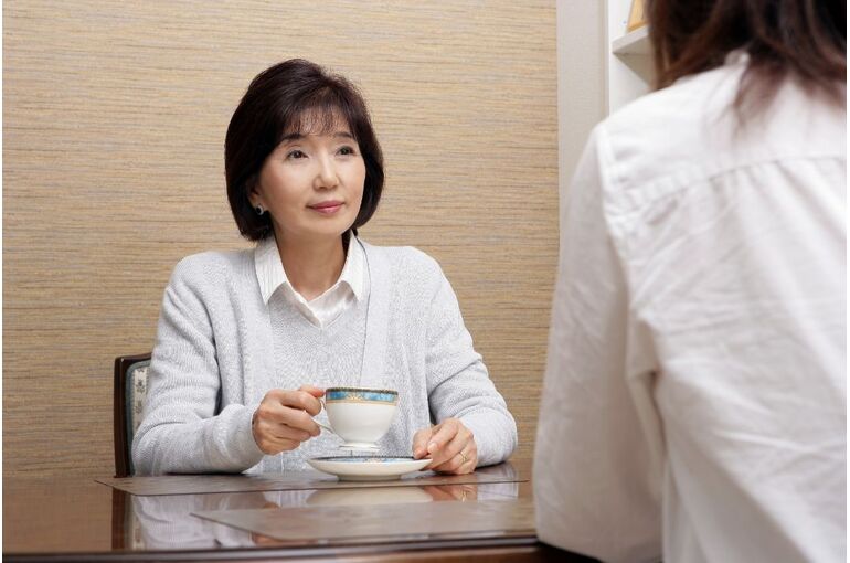 便利屋のスタッフが話し相手に最適な理由と安心の活用方法