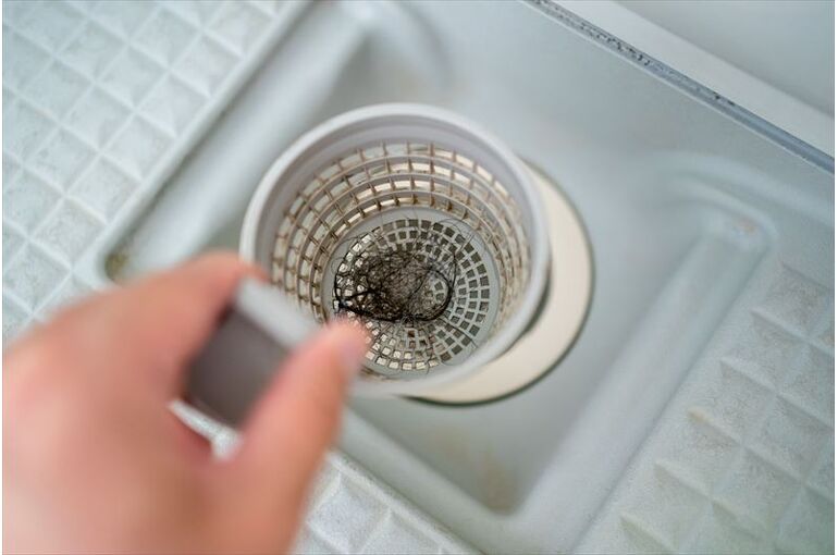 排水溝の髪の毛の詰まりについて