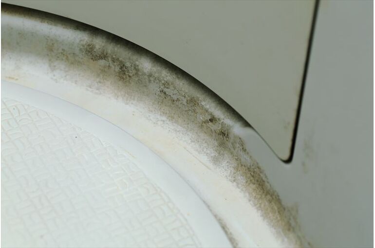 湯垢と水垢の違いって何？効果的な掃除の方法を紹介