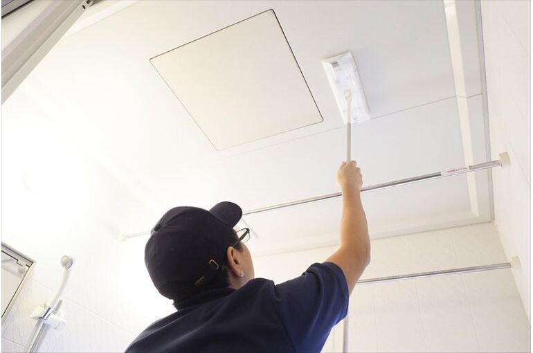 お風呂の天井の拭き取り方について