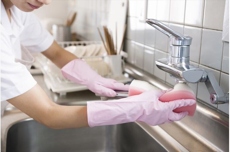 キッチンの水垢を綺麗に落とす方法