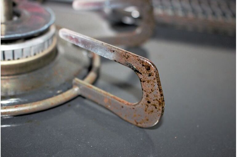 ガスコンロの焦げを簡単に落とす方法とは