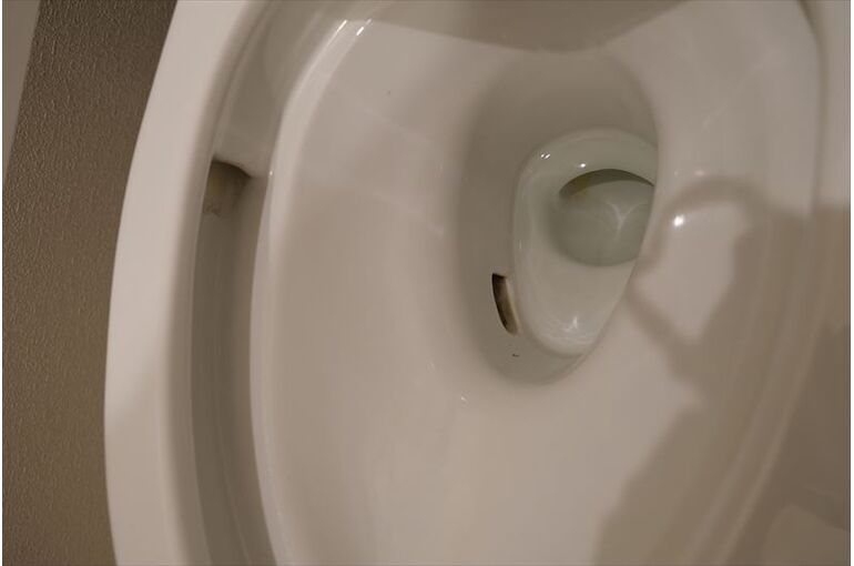 トイレの黄ばみをきれいに落とす方法