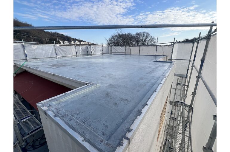 コンクリート屋根の防水塗装