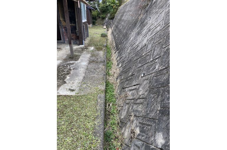 家の周りにある排水溝清掃